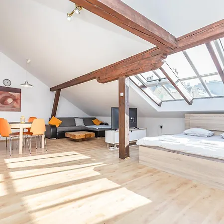 Skyview Haven Apartament *