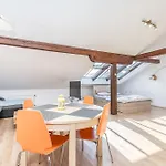 Skyview Haven Daire Prag